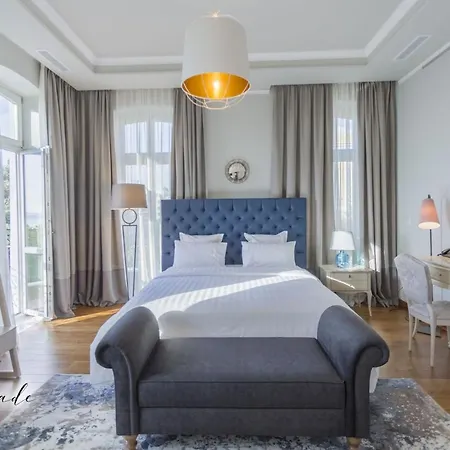 מלון Promenade (adults Only) 5*